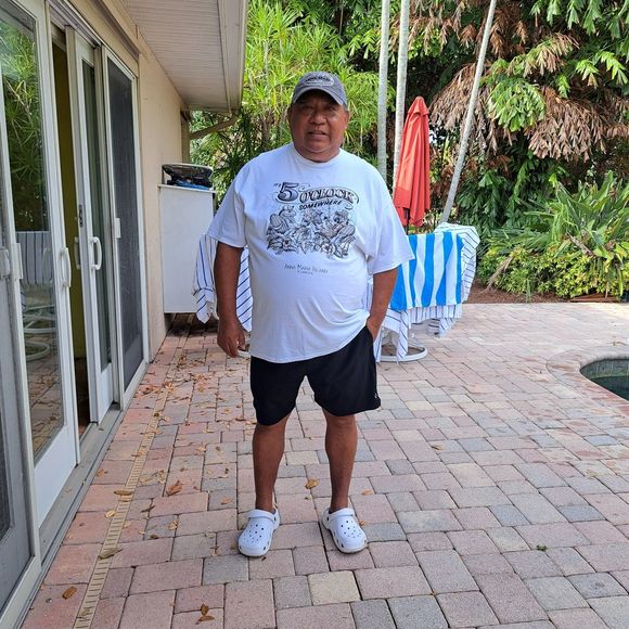 Meet your Posher, Julio - Picture 1 of 1